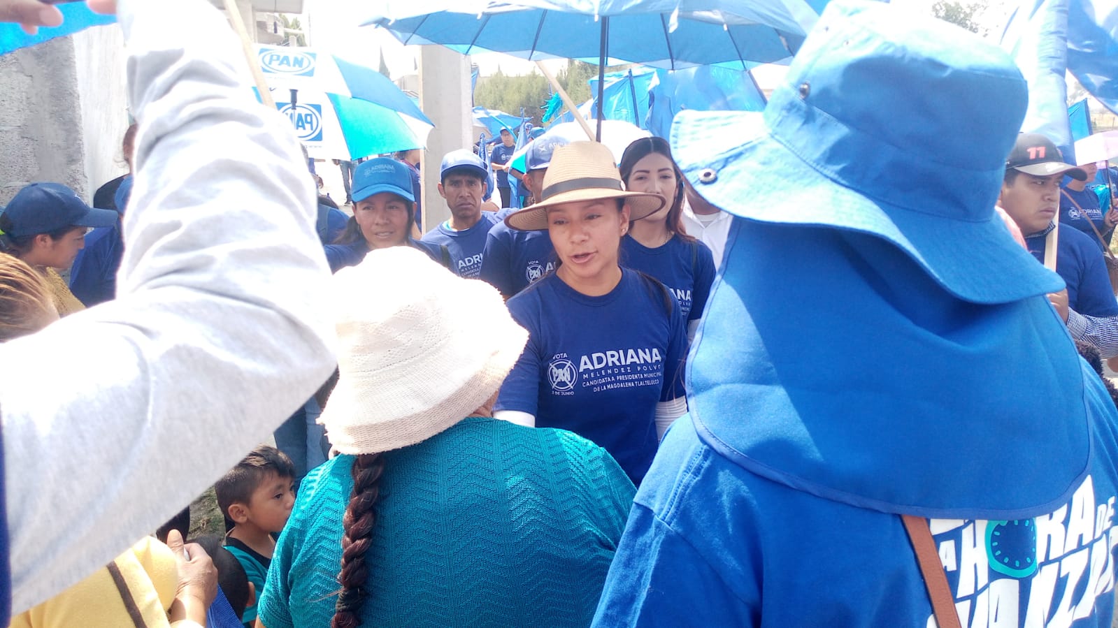 Adriana Meléndez encabeza las encuestas en la Magdalena Tlaltelulco